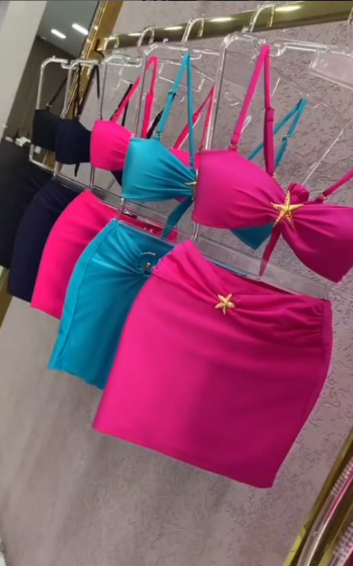 Conjunto de camiseta de tres piezas 2025 nuevo bikini sexy de color sólido con biquinio dividido transfronterizo en un bañador