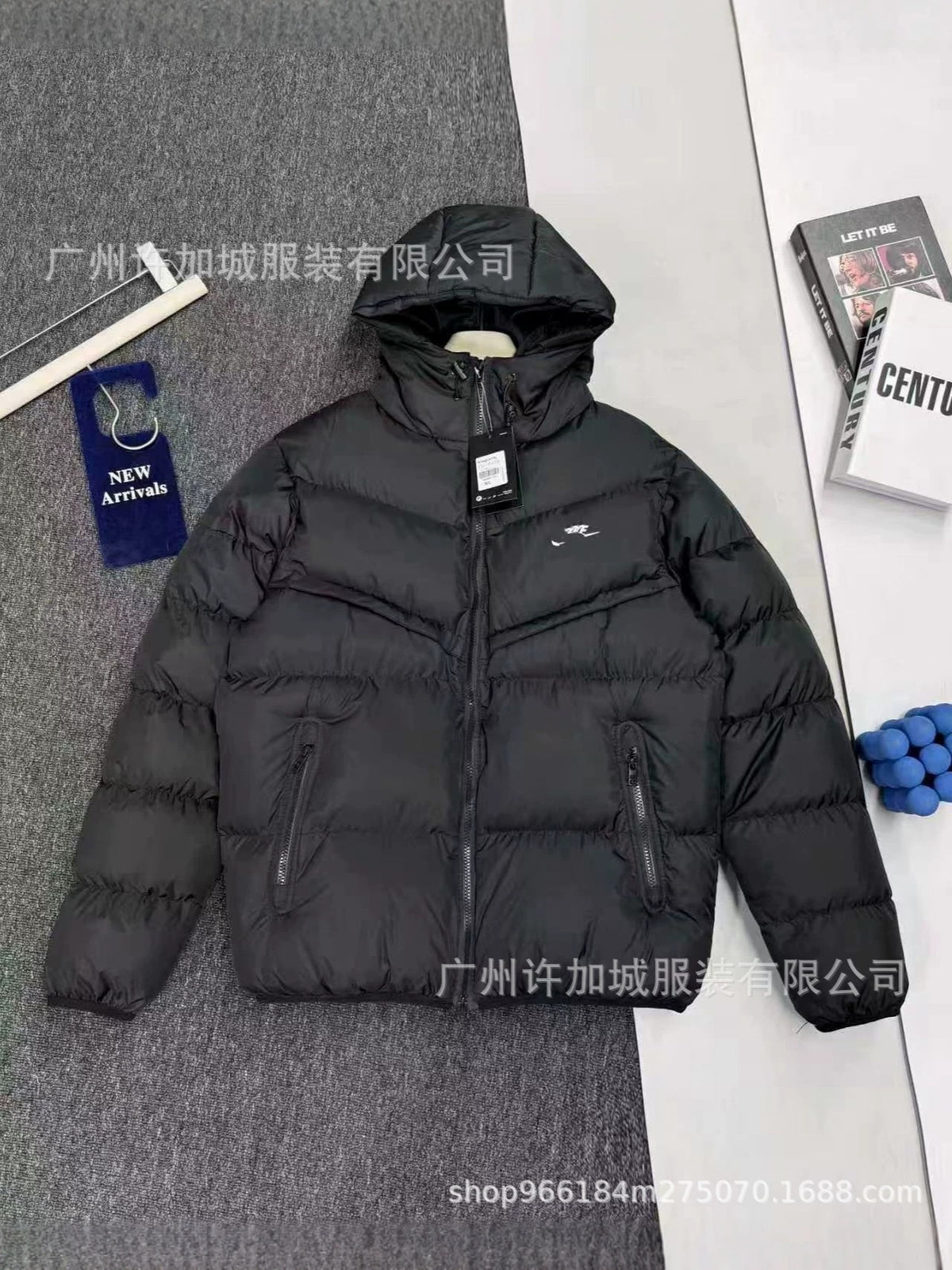 Giacca imbottita unisex 8178 | Cappuccio e ricamo