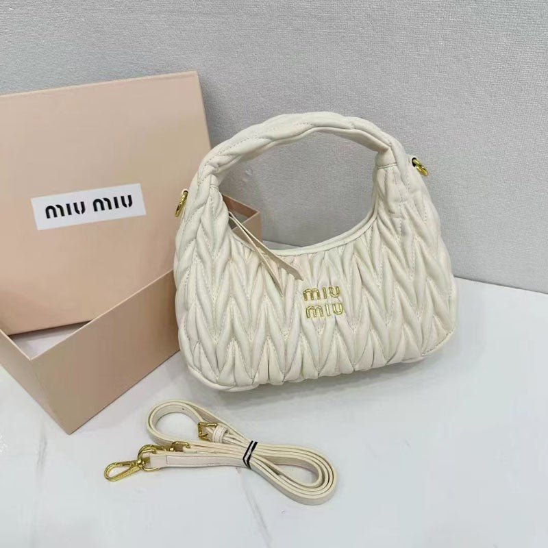 Miu Miu 2026 Nuevo bolso plisado de piel de cordero Mini bolso en forma de media luna en forma de axila Bandolera cruzada de un solo hombro para mujer