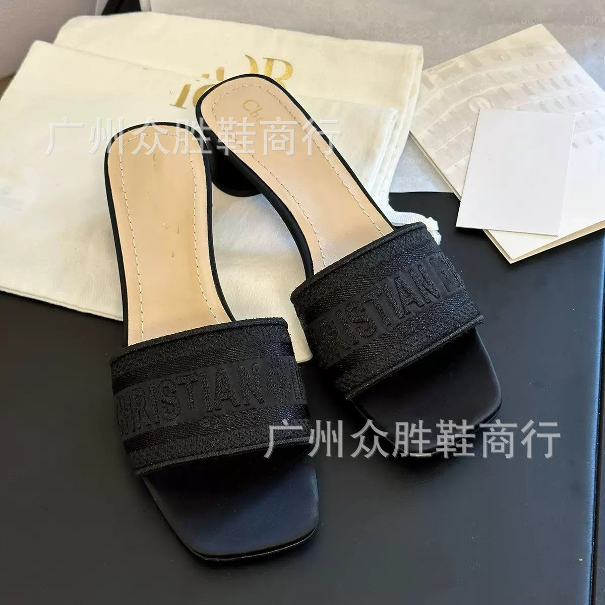 25 zapatillas de tacón grueso bordadas de seda de la marca D 25 para mujer, zapatillas versátiles de cuero auténtico, sandalias informales