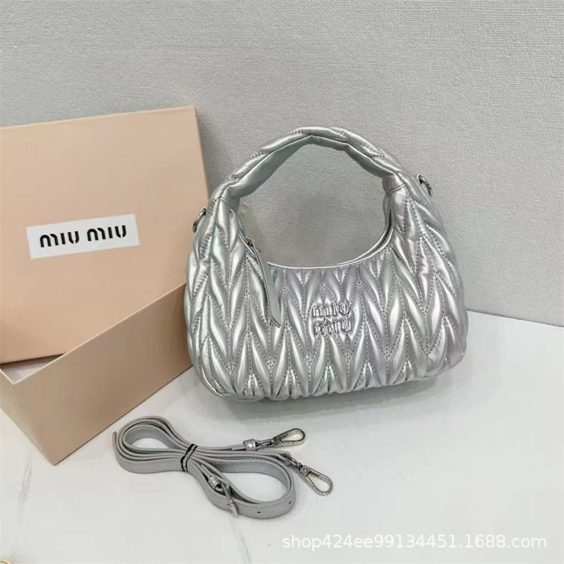 Miu Home Nuevo bolso de empanadillas de mano, Bolsa de mano de comercio exterior, Bolso de mujer, Mini bandolera de un solo hombro, Hilos bordados Caseros con nubes plisadas