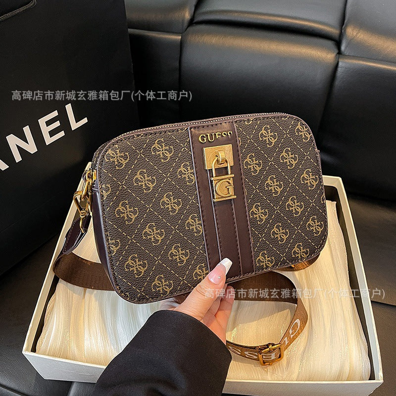 Bolsas de mujer de moda europea y estadounidense 2025 nuevas bolsas retro versátiles de un solo hombro pequeñas bandoleras de lujo de alta gama
