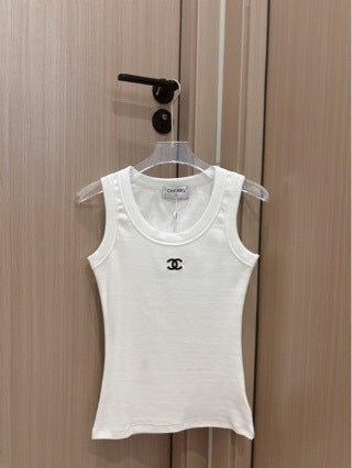 Nuevo chaleco bordado CE, calidad alta de alta gama 24SS Summer Arrival, ¡pieles gigantes y para delgazar! Jubai combina con el chaleco de desplazamiento