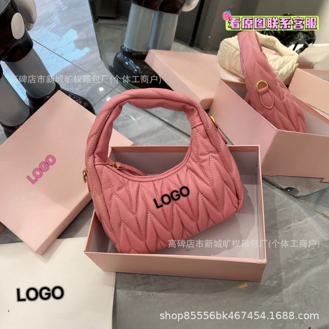 2025 Bolso de axila cruzado cruzado Crescent Bolso plisado MM Home Bolso de bola de masa Dragon Cloud Bolso de mujer Bolso bandolera versátil de un solo hombro