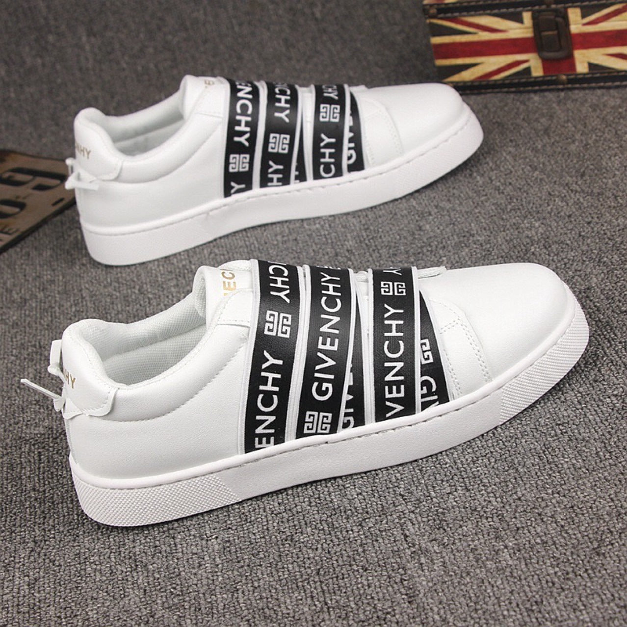 Calzado de hombre de moda, zapatillas blancas versátiles de un solo paso, zapatillas deportivas casuales de suela blanda transpirables para hombre, zapatillas de nicho 2025