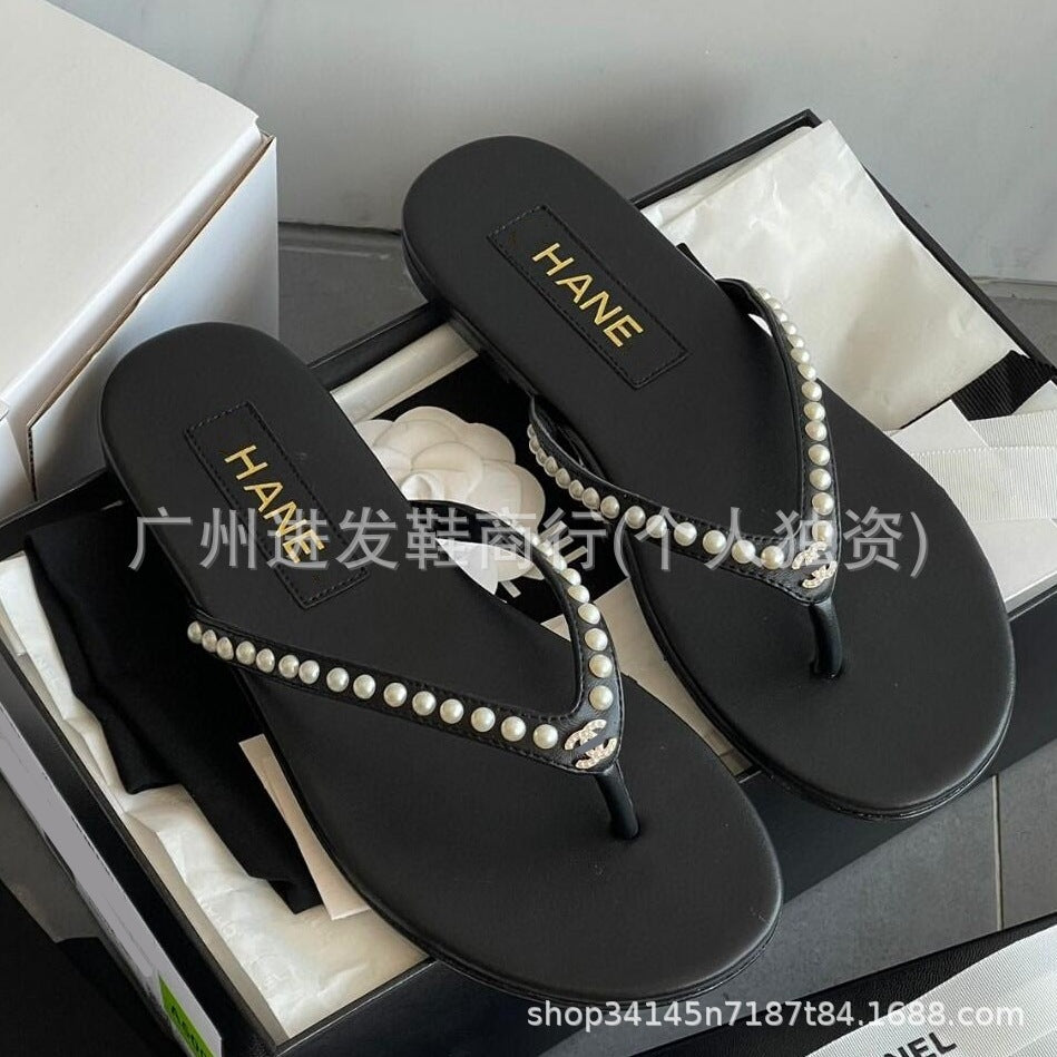 En stock, nuevas chanclas planas de terciopelo de pedrería de Chanchan Grandma 2026, sandalias versátiles de perla de moda