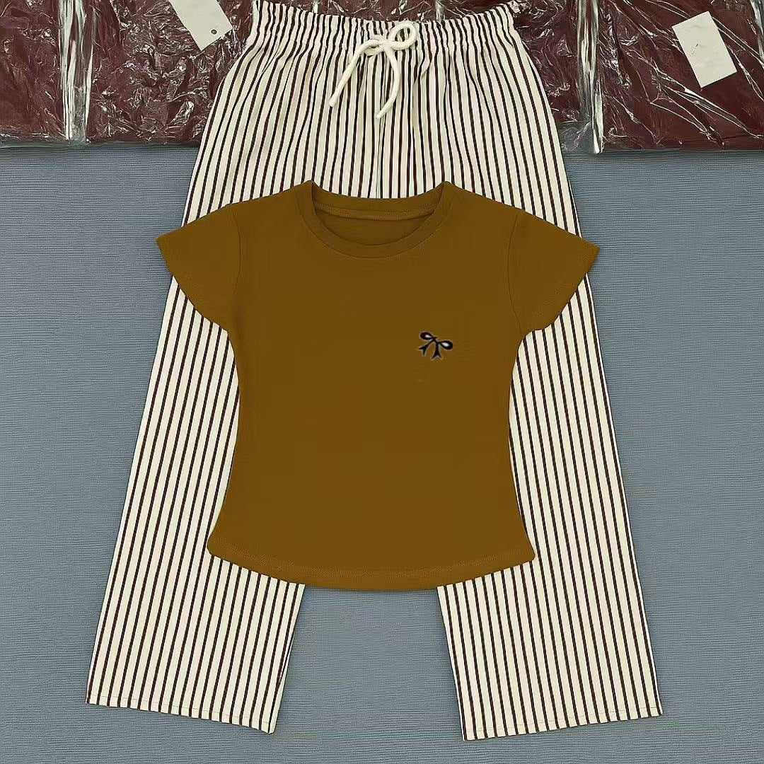 Conjunto de moda de comercio exterior, camiseta nueva de verano para mujer de manga corta bordada y suelta, pantalones anchos de rayas, conjunto informal de dos piezas, ins.