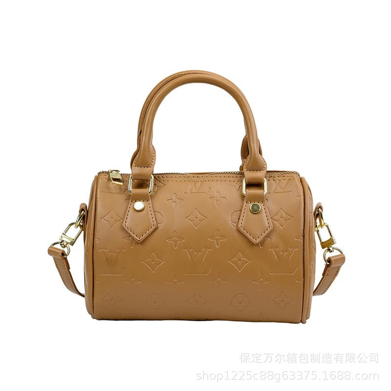 Bolso de almohada Boston con monograma en relieve con patrón de lichi para desplazamientos, bolso de mano portátil de gran capacidad, de un solo hombro y bandolera para mujer de un solo hombro