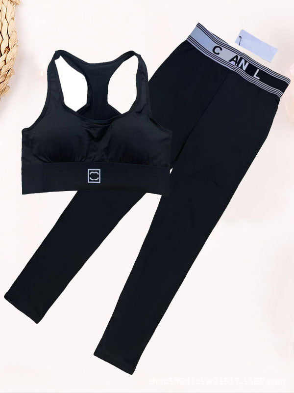 Ropa de yoga femenina europea y estadounidense, chaqueta deportiva, conjunto de yoga, pantalones de yoga de tiro alto de mujer fitness casual de alta gama