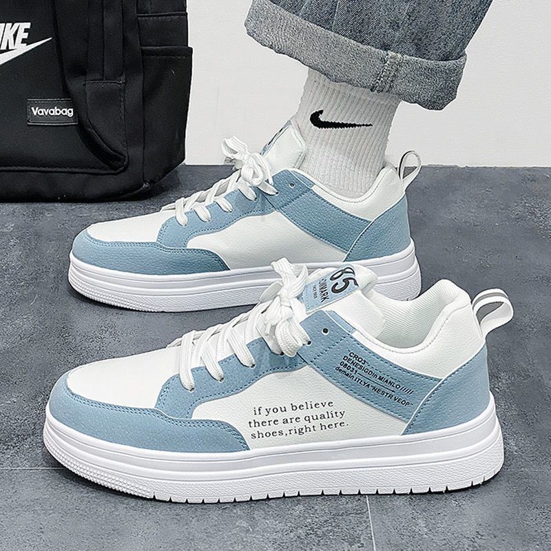 Zapatos Little White para hombre 2024 Nuevos zapatos transpirables de verano Marca de moda Calzado casual de cuero versátil Zapatos blancos de hombre Zapatillas deportivas