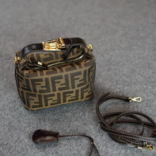 Bolsa de fiambrera FF, clásica bolsa vintage para la fiambrera, mini mini bolsa 2025, bolsa vintage de mano a hombro, bandolera.