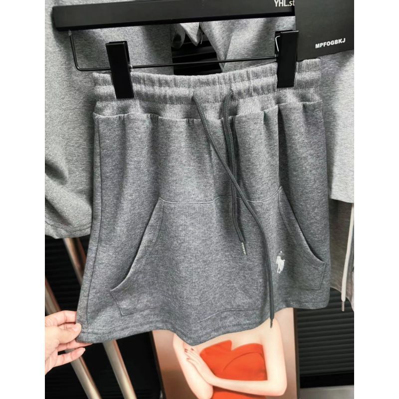 Vestido de manga corta con cuello polo bordado en poni para mujer, superventas de dopamina de verano, conjunto deportivo casual versátil de dos piezas
