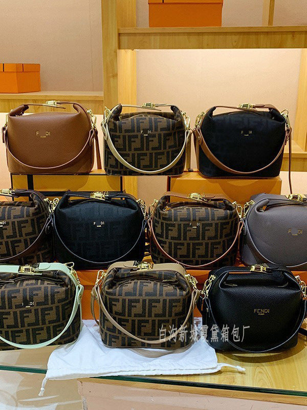 Nuevo bolso de lonchera usado 2025, monograma de moda portátil, bolsa de almohada, bolso bandolera de estilo coreano estampado de un solo hombro