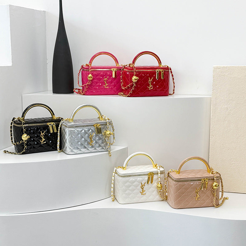 Bolso de mujer de mujer con letras de charol y perlas, caja de un solo hombro bordada con diamantes, bolso pequeño cuadrado, bolso de maquillaje con cadena cruzada
