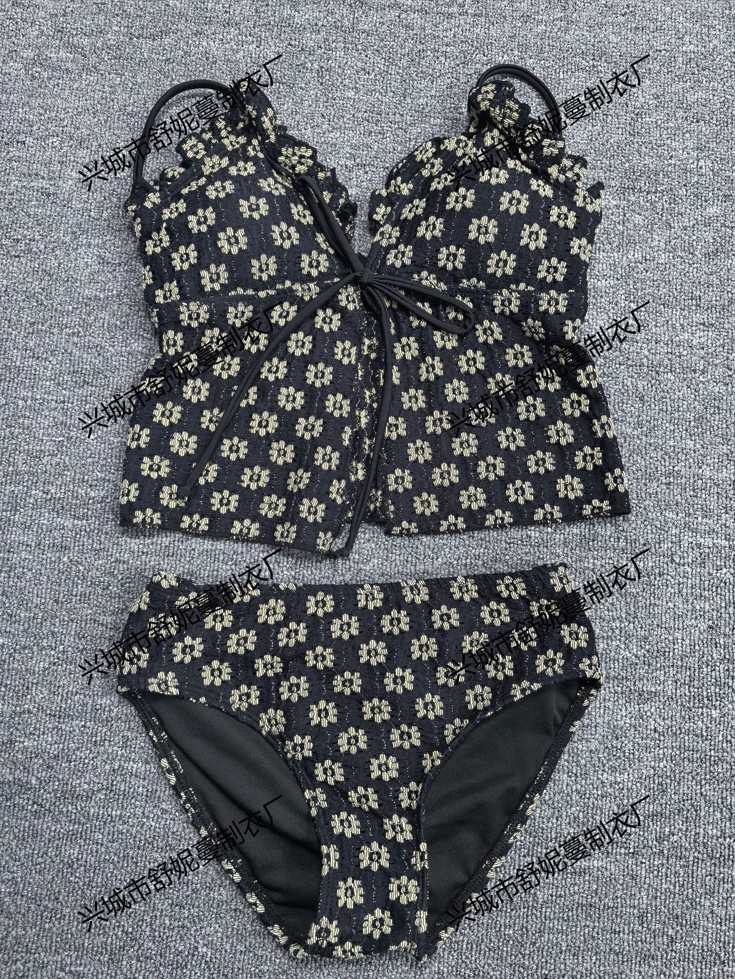 Pecho pequeño sexy estilo INS coreano transfronterizo con bordes con volantes, cordón plisado, bañador de tiro bajo con split de puro deseo para mujeres