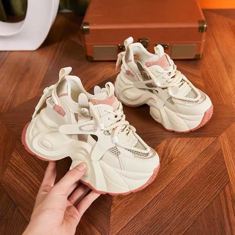 Zapatos de papá para mujer primavera y otoño 2024 zapatos sencillos nuevos, zapatos populares de verano, zapatillas versátiles fritas para la calle, zapatos de mujer