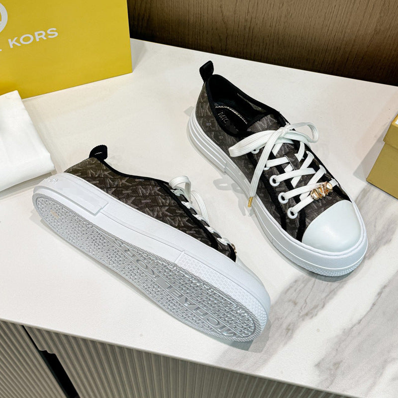 Zapatos informales de moda europea y estadounidense 2025 nuevo zapato blanco de cuero con cordones con hebilla metálica tendencia transfronteriza en la línea lateral