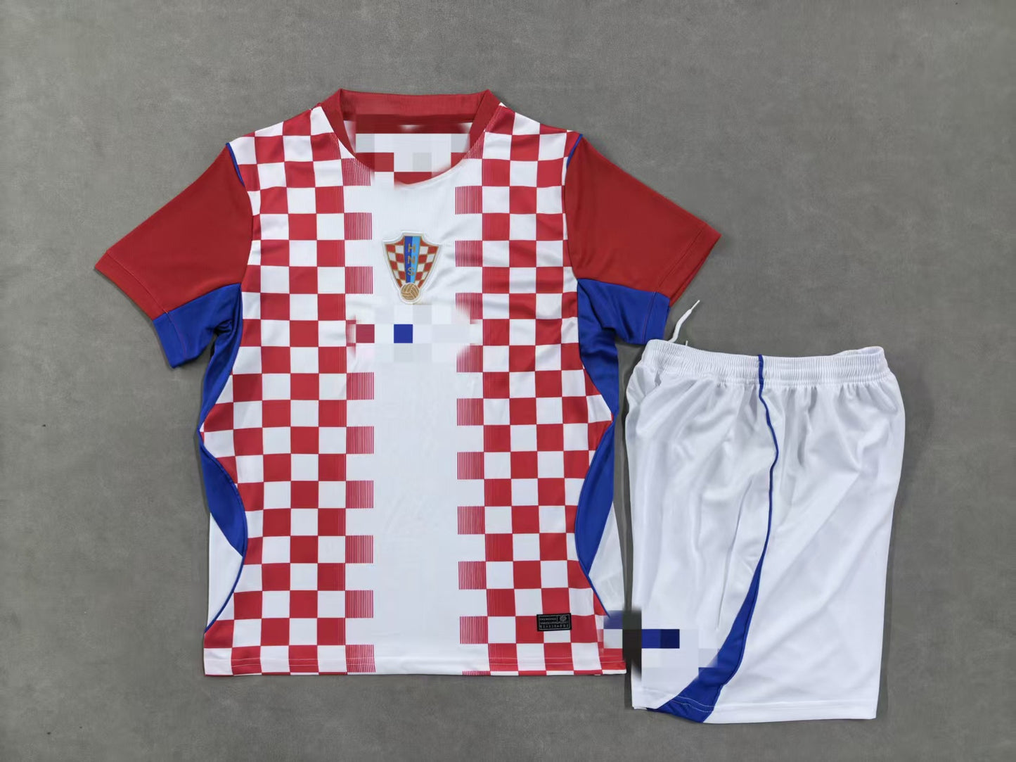 26 juegos de 26 aficionados para las equipaciones de fútbol de la Copa del Mundo de EE.UU., Canadá y México para Brasil, España, Portugal y Croacia