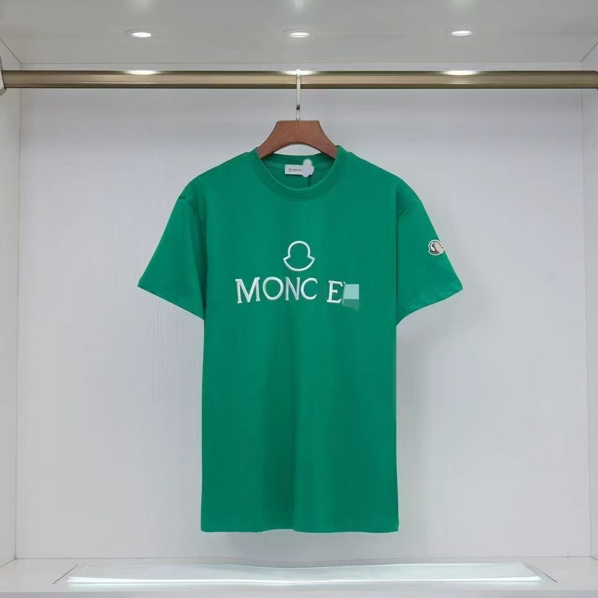 Camiseta MONC Unisex | Manga Corta Y Estampado
