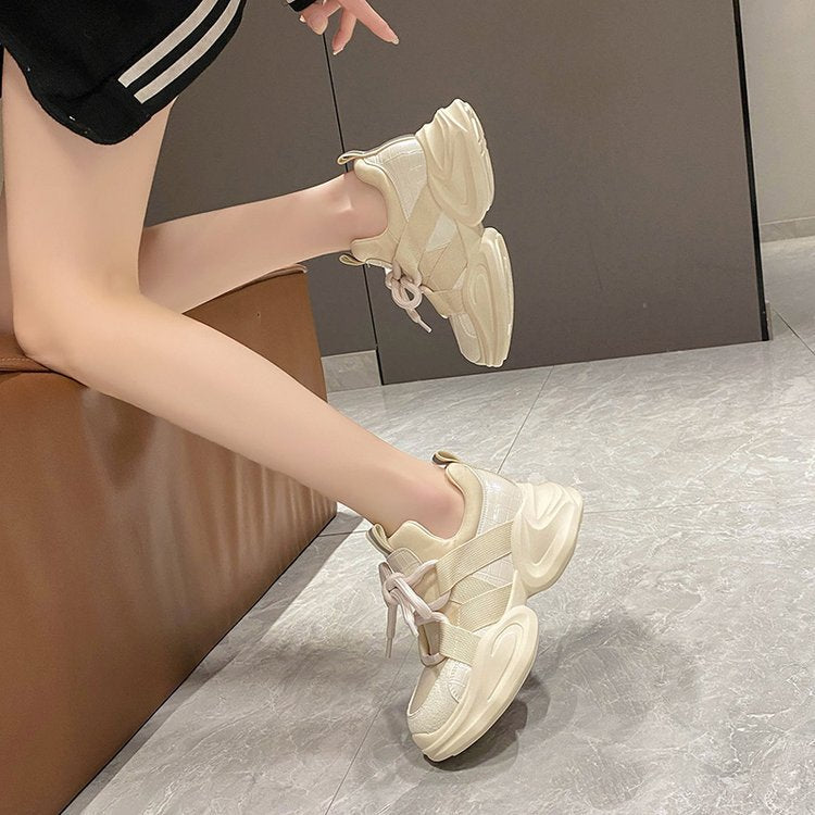 Zapatos de papá para mujer 2025 nueva plataforma de magdalenas de primavera con mayor altura dentro de zapatos de mujer, zapatillas informales y zapatos blancos