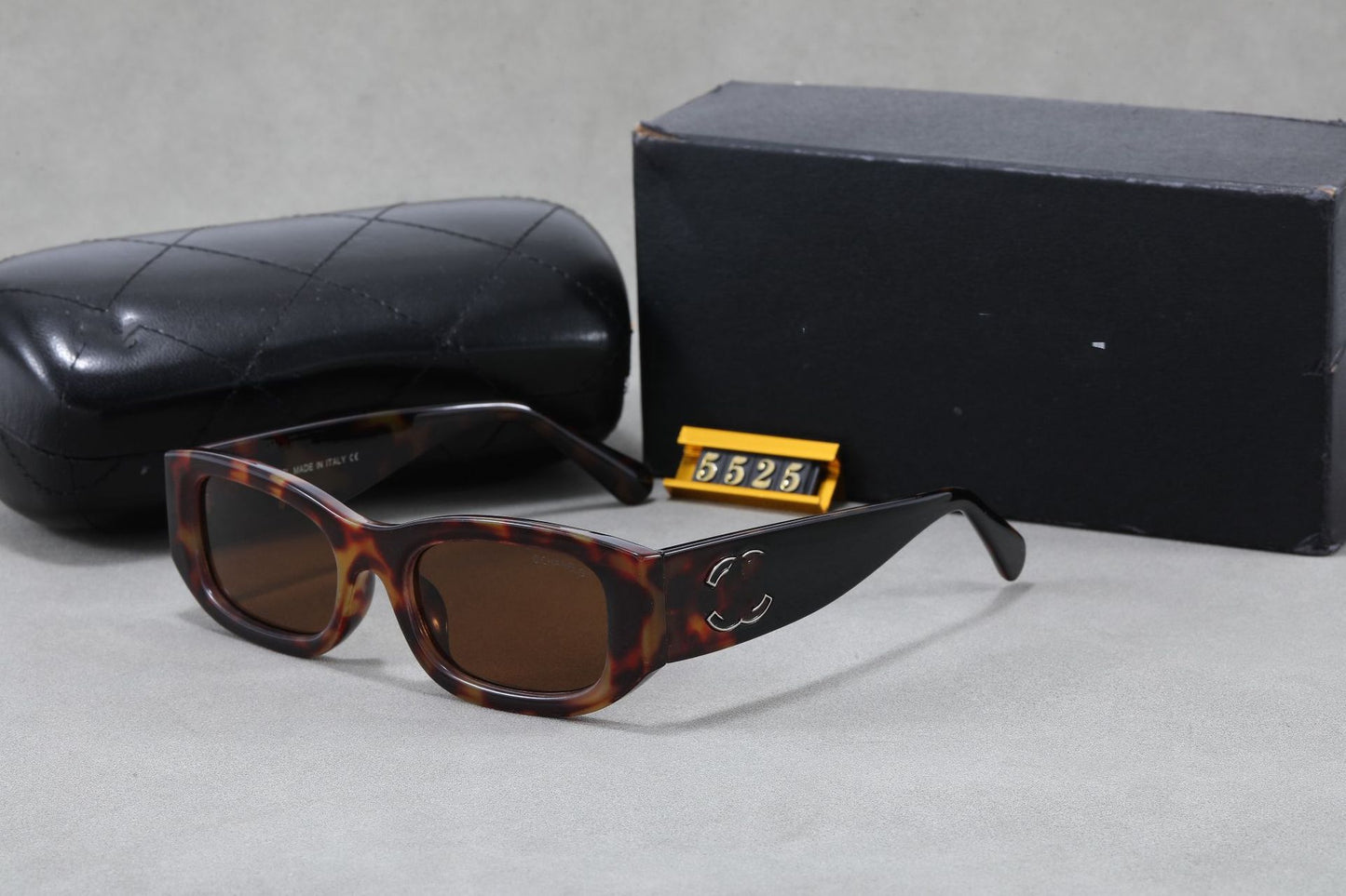 Nueva Xiaoxiang Panda Gafas de bloques de color en blanco y negro 2026 Gafas de sol para celebridades en Internet para protección UV