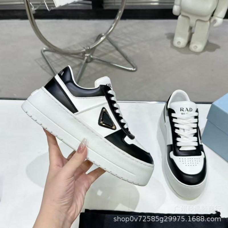 P Family Triangle panda zapatos blancos versátiles a juego con el color muffin cuero con suela gruesa de bloque de color galleta, zapatos de tabla casuales para mujeres