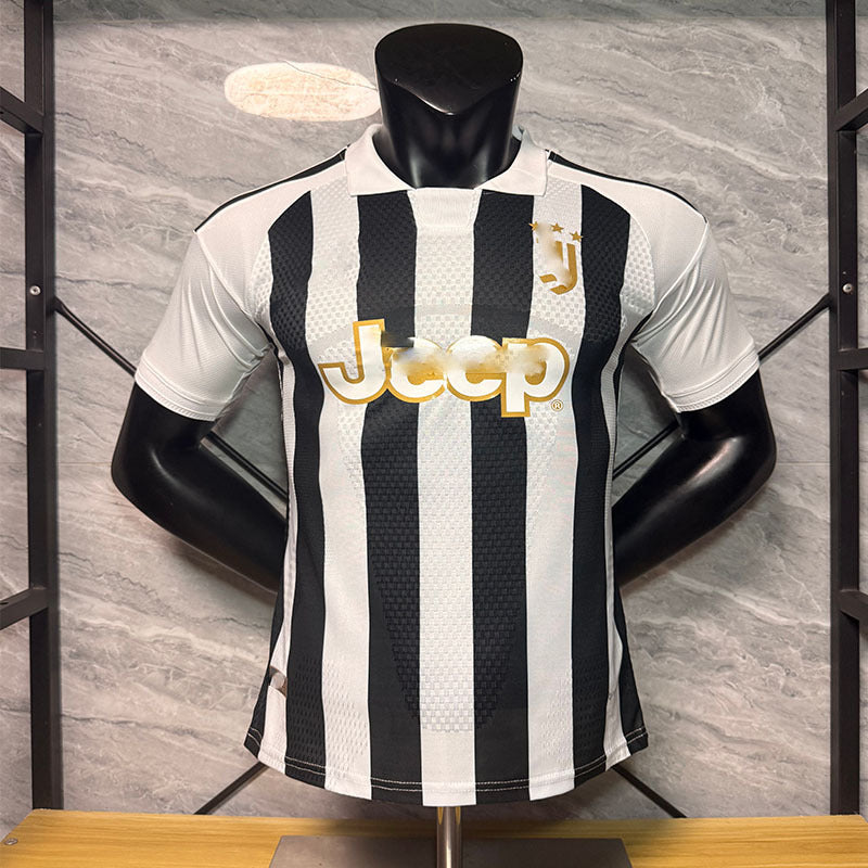 26. Nuevo club de selección edición de jugadores: Real Madrid, Barcelona, Brasil, Arsenal, España, México, Chelsea