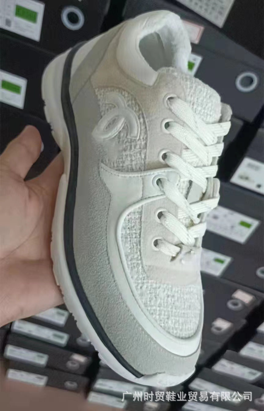 Zapatillas de suela gruesa con pequeñas fragancias, zapatillas de papá, zapatillas casuales de cuero suave para mujer, zapatillas de correr nuevas para mujer 2023