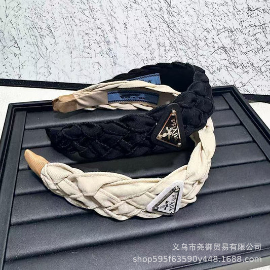 Cinta trenzada vintage coreana INS influencer de la familia P al mayorista con triángulo invertido y accesorio para el pelo sencillo de borde ancho