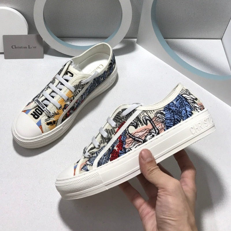 Comercio exterior 2026 Nuevos zapatos de mujer bordados de lona Suela gruesa Zapatos blancos versátiles que realzan Zapatos deportivos casuales de punta redonda