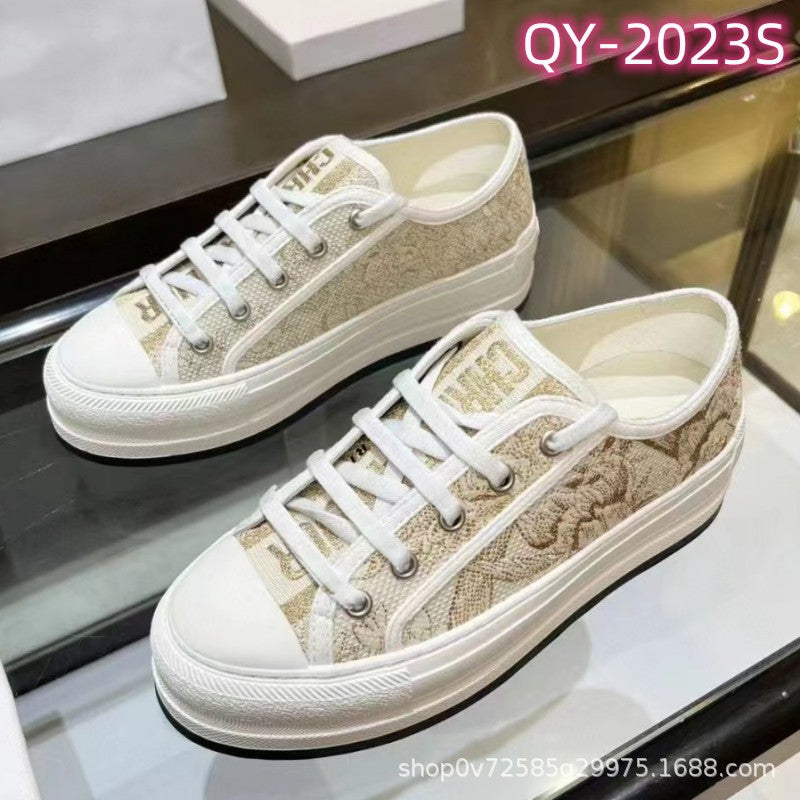 Comercio exterior 2026 Nuevos zapatos de mujer bordados de lona Suela gruesa Zapatos blancos versátiles que realzan Zapatos deportivos casuales de punta redonda