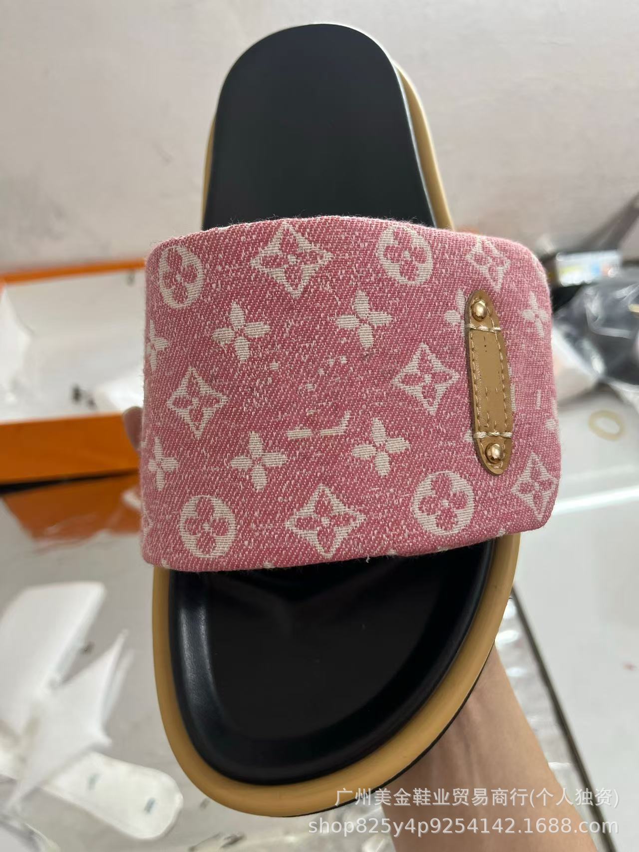 Zapatillas de Velcro de suela gruesa Donkey Home para mujer, 2025 Nuevas zapatillas antideslizantes de denim con letras antideslizantes para exportación