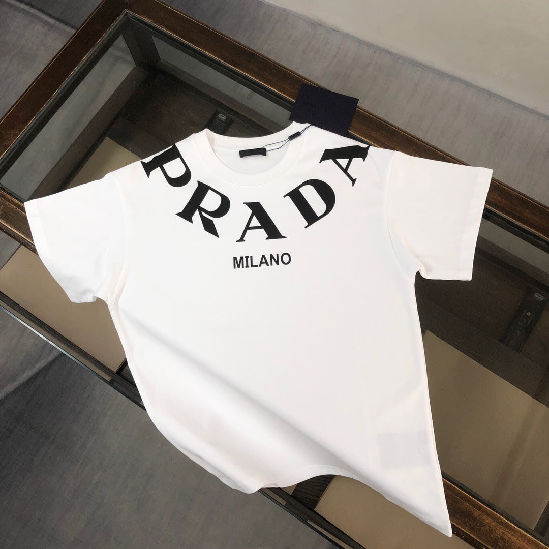 Versión de lujo de alta gama pra Pujia triángulo metálico LOGO, camiseta unisex de verano suelta y versátil con estampado y manga corta