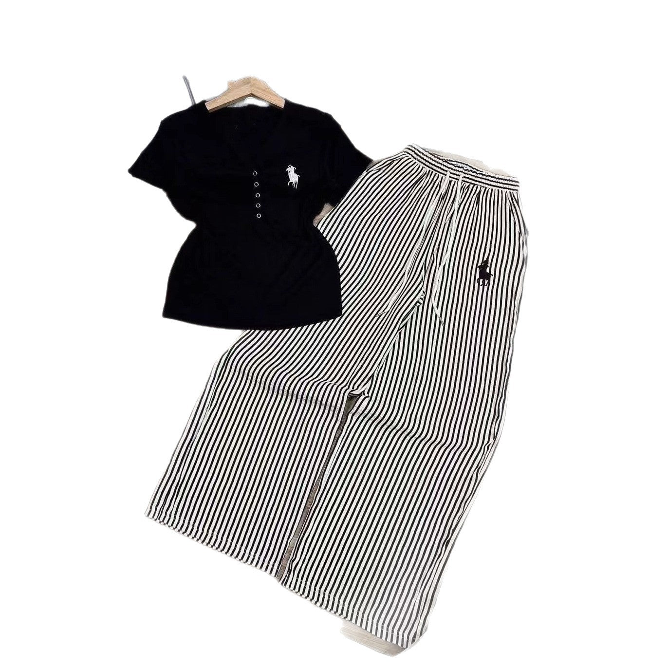Conjunto de moda de comercio exterior para verano femenino, nuevo diseño con bordado en V con escote en V, pantalones de manga corta a rayas y pierna ancha de dos piezas