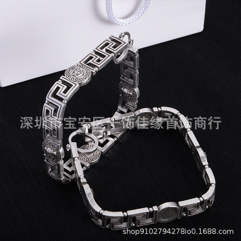 Colección de pendientes Man Family Medusa: pendientes de perla incrustados con diamantes, estilo personalizado extravagante, pendientes ligeros y lujosos