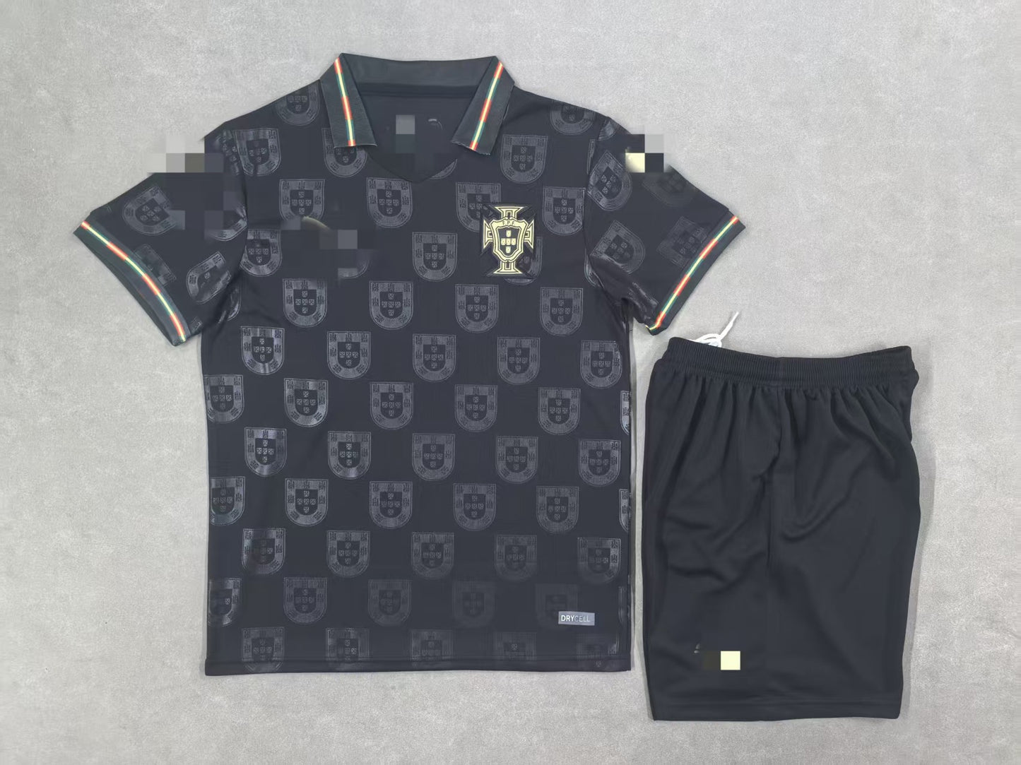 26 juegos de 26 aficionados para las equipaciones de fútbol de la Copa del Mundo de EE.UU., Canadá y México para Brasil, España, Portugal y Croacia