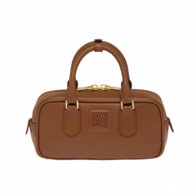 MIU Bowling Otoño/Invierno 2024 Nuevo Nicho Bolso de Gran Capacidad para Mujer Bolso Almohada Bolso Bandolera de un solo hombro Boston Mujer