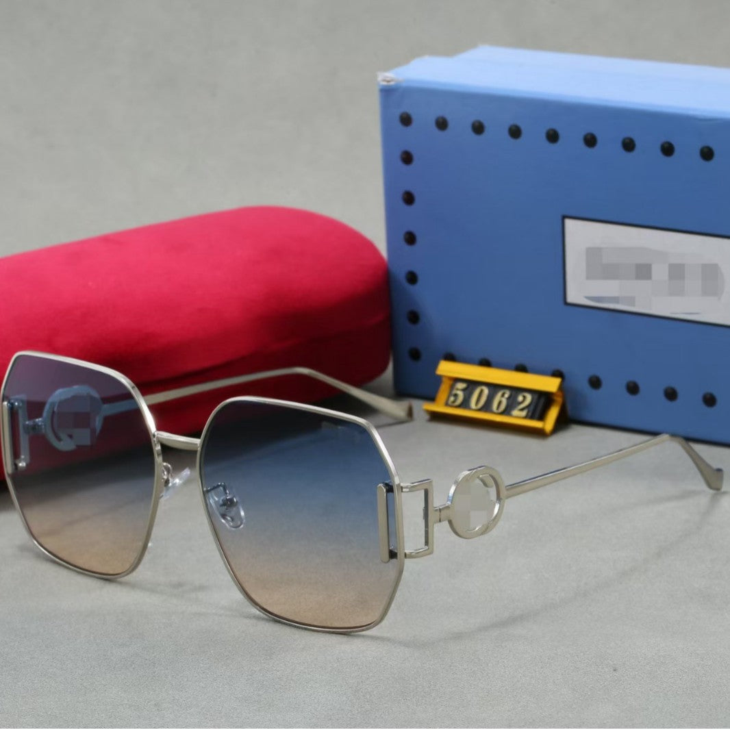 2025 Nueva gafas de sol de lujo ligeras de moda europea y americana para mujer, gafas de sol de estilo callejero de lujo al aire libre al por mayor transfronteriza