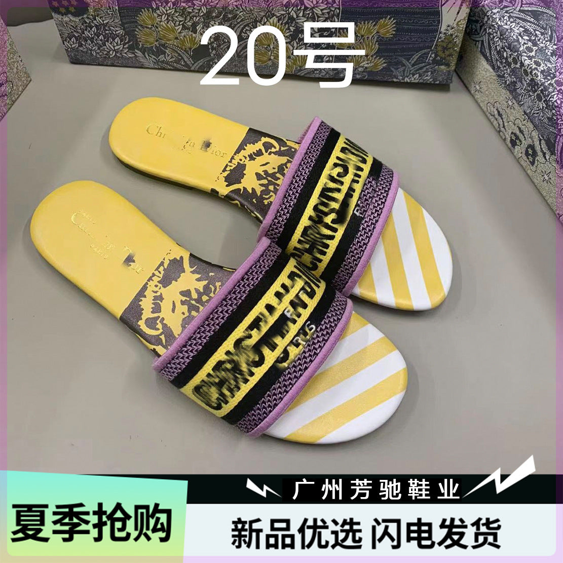 Dior zapatos planos de mujer a la moda y versátiles bordados,Alta costura,suela suave antideslizante Dior Nuevo y moderno zapatillas refrescantes 2026