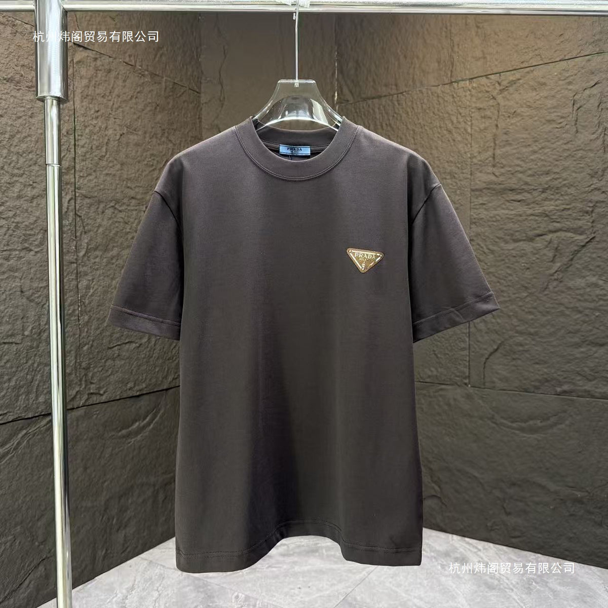 T-shirt Triangles métalliques | Casual été