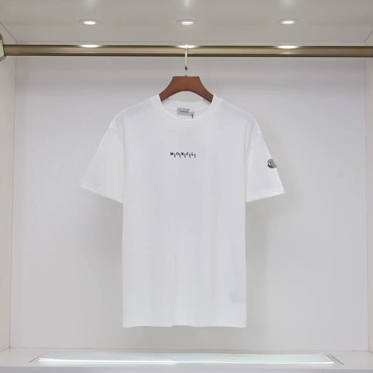 Camiseta MONC Unisex | Manga Corta Y Estampado