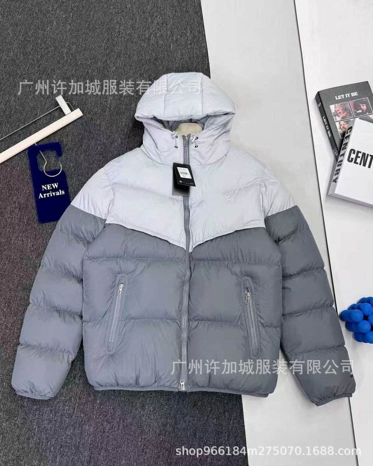 Giacca imbottita unisex 8178 | Cappuccio e ricamo