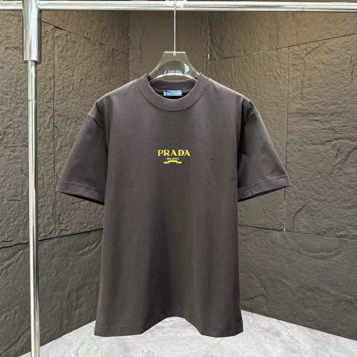 T-shirt Triangles métalliques | Casual été