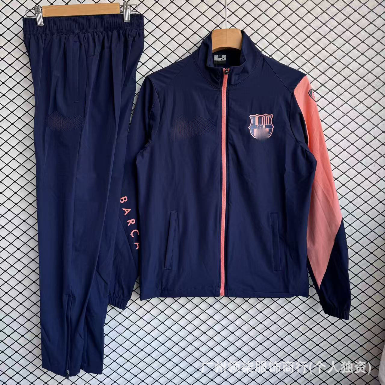 Nuevo equipamiento de fútbol, conjunto de chaquetas impermeables impermeables y de moda del Arsenal para entrenamiento español
