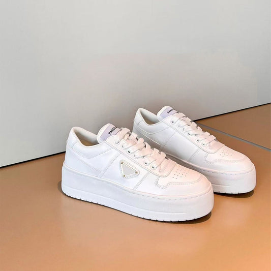 Zapatos blancos de plataforma de etiqueta triangular de Alta Costura, zapatos de tabla casuales para mujer con bloque de color, zapatillas cómodas y versátiles