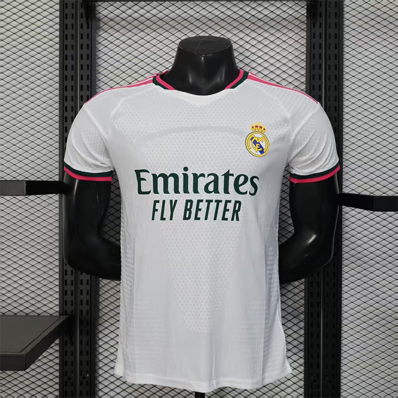 26. Nuevo club de selección edición de jugadores: Real Madrid, Barcelona, Brasil, Arsenal, España, México, Chelsea