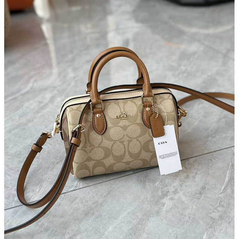 Kochi C bolso mini monograma Boston con monograma de Kochi C, portátil de mano y de hombro cruzado de hombro para mujer