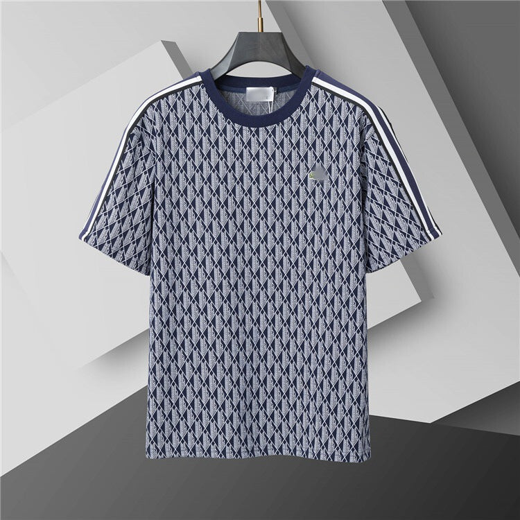 Versión correcta de 2026 de la nueva camiseta ligera de lujo de verano, camiseta de manga corta de cuello redondo y versátil para hombres y mujeres, países extranjeros de Europa y Estados Unidos