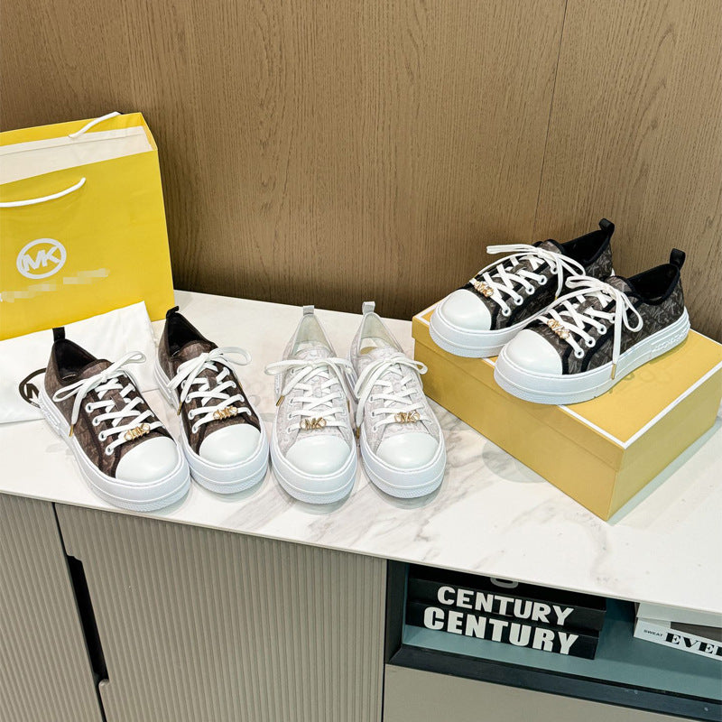 Zapatos informales de moda europea y estadounidense 2025 nuevo zapato blanco de cuero con cordones con hebilla metálica tendencia transfronteriza en la línea lateral