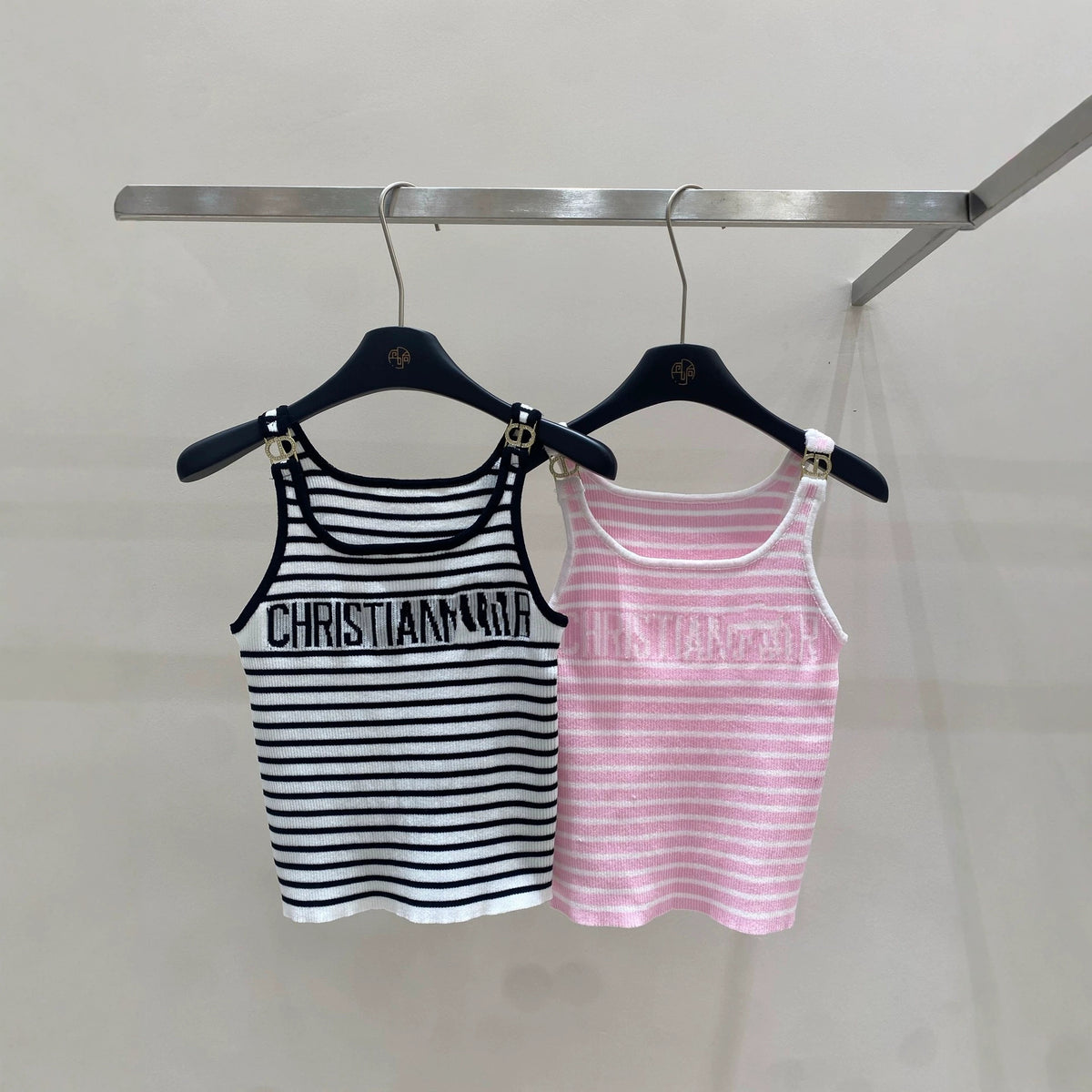 Damen-Stricktop mit Trägern CD 2026 | Gestreift
